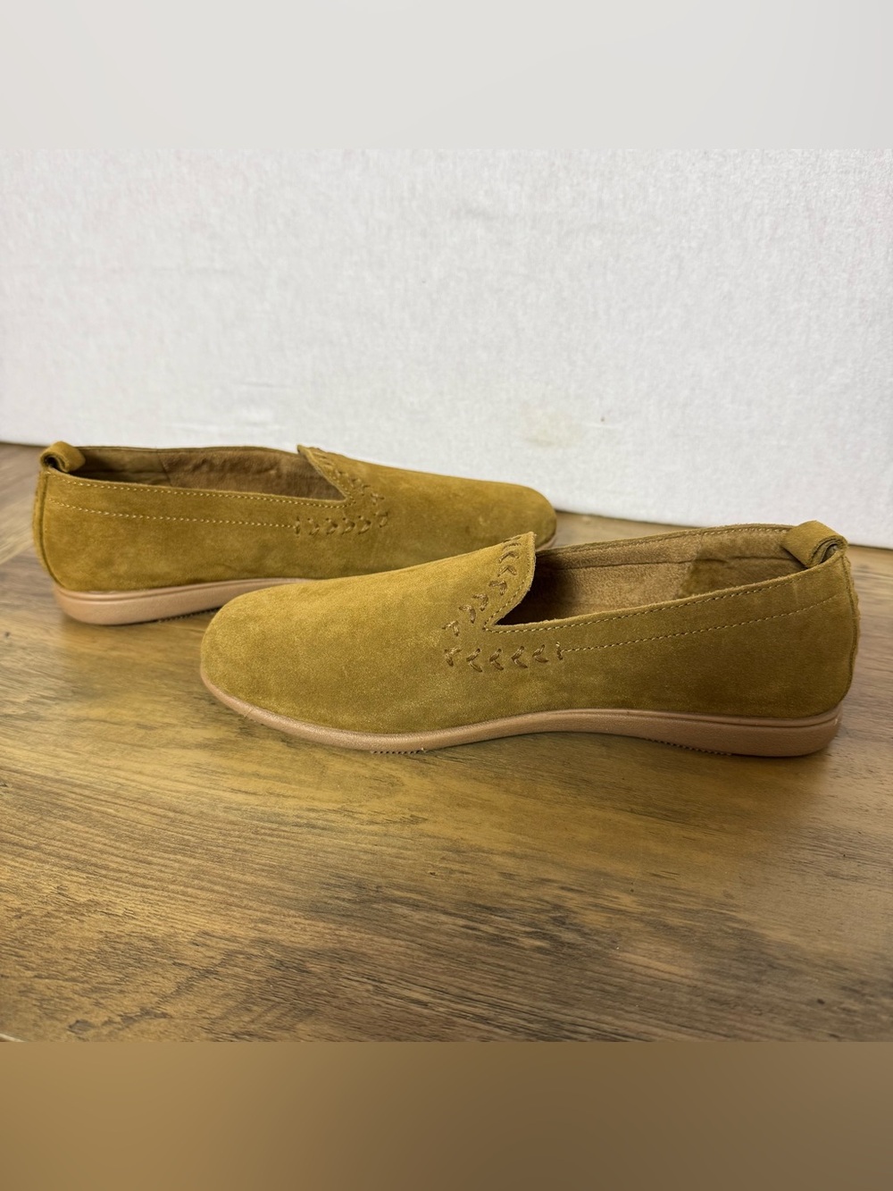SLIP-ON SHOES Minnetonka Women’s Shay Suede Slip-On Shoes - Brown - Size 8.5